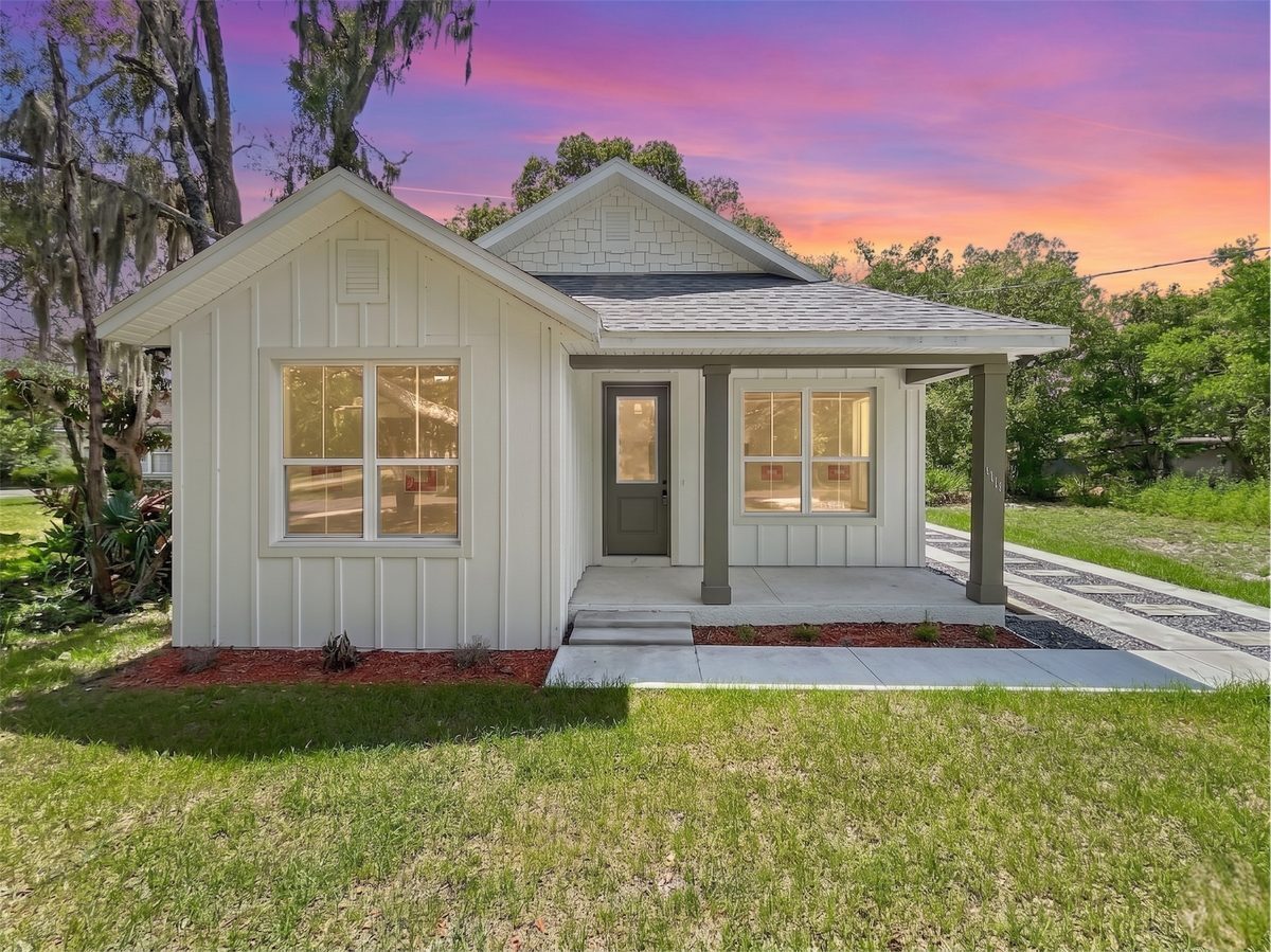 1010 Hickory Avenue Sanford FL - new construction cottage-style home in Georgetown Historic District